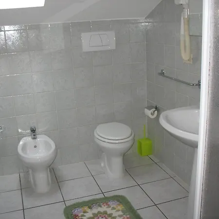 ベッド・アンド・ブレックファスト Bompadre 3*