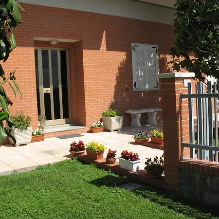 Bompadre ベッド・アンド・ブレックファスト チヴィタノーヴァ・マルケ